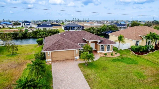 Why Choose Universal Contracting & Solar for Asphalt Shingle Roofing